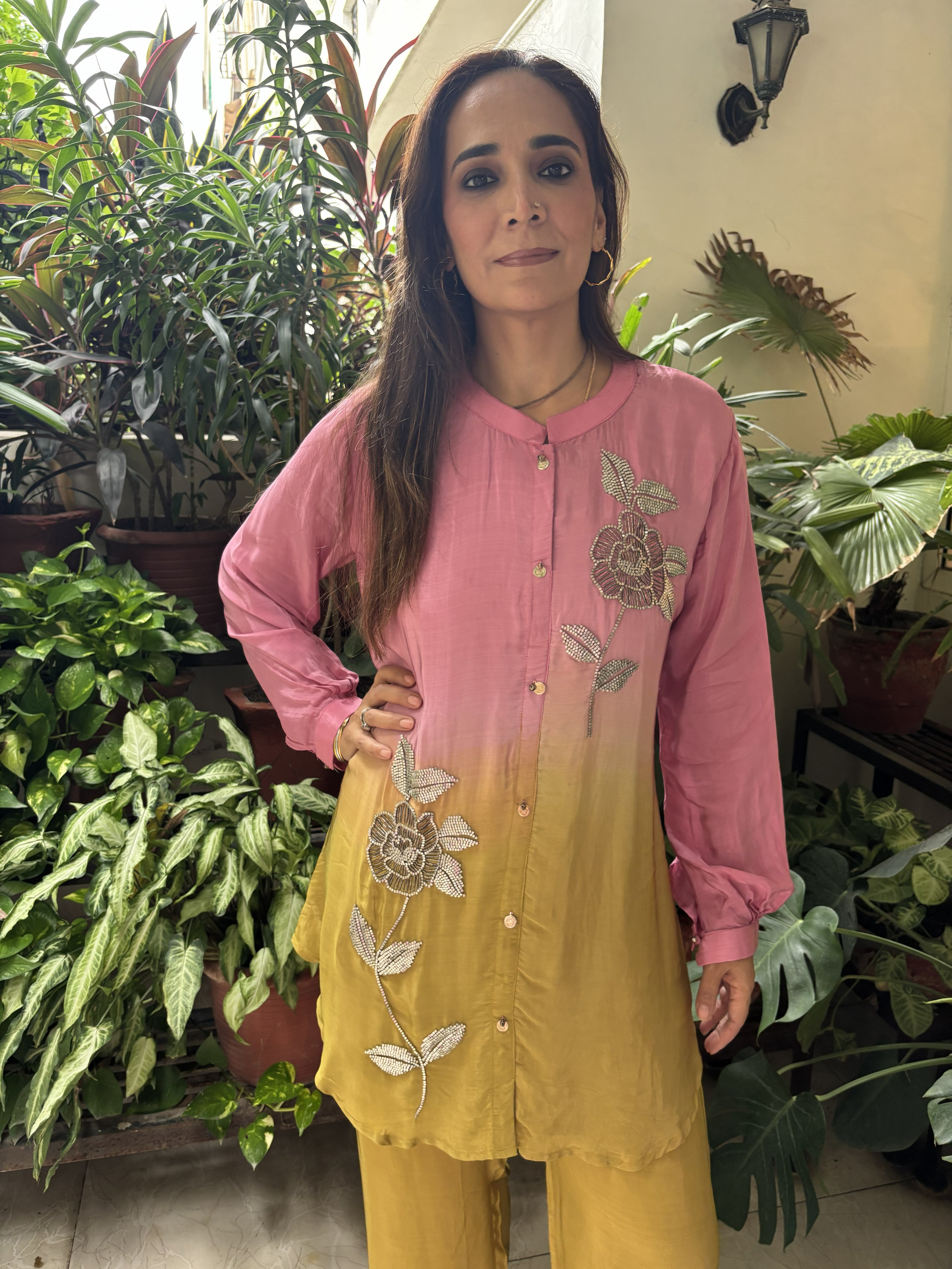 Sleek Ombre Finish with Detailed 'Jaal' Embroidery