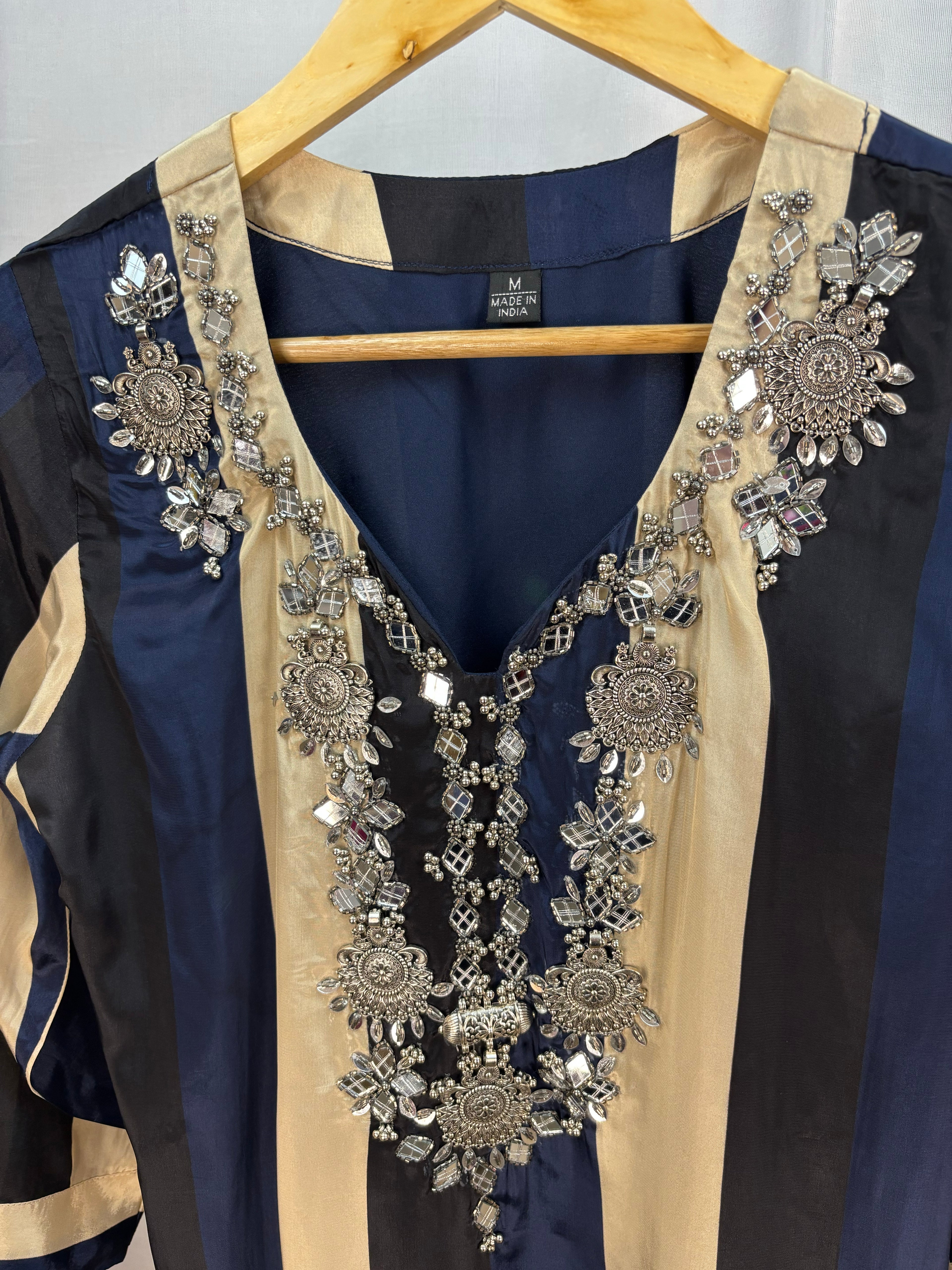 Striking Mirror & Metal Coord Set