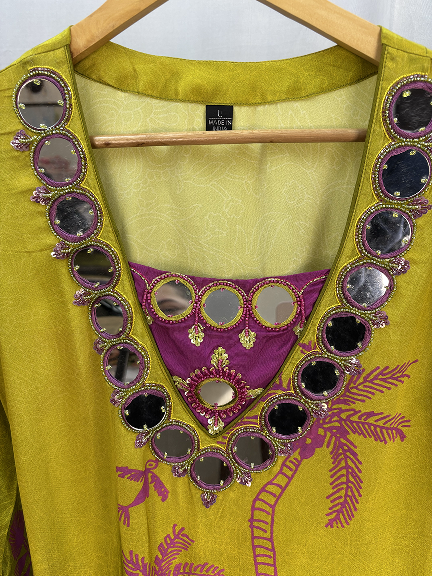 Exquisite Large Mirror Coord Set